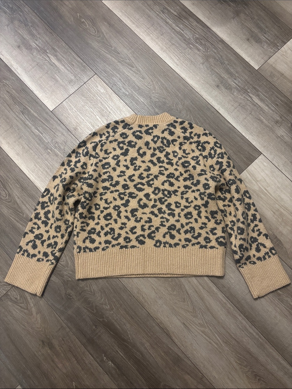 Abercrombie & Fitch Madeline Leopard Print Oversized Crew Neck Sweater - Picture 10 of 13